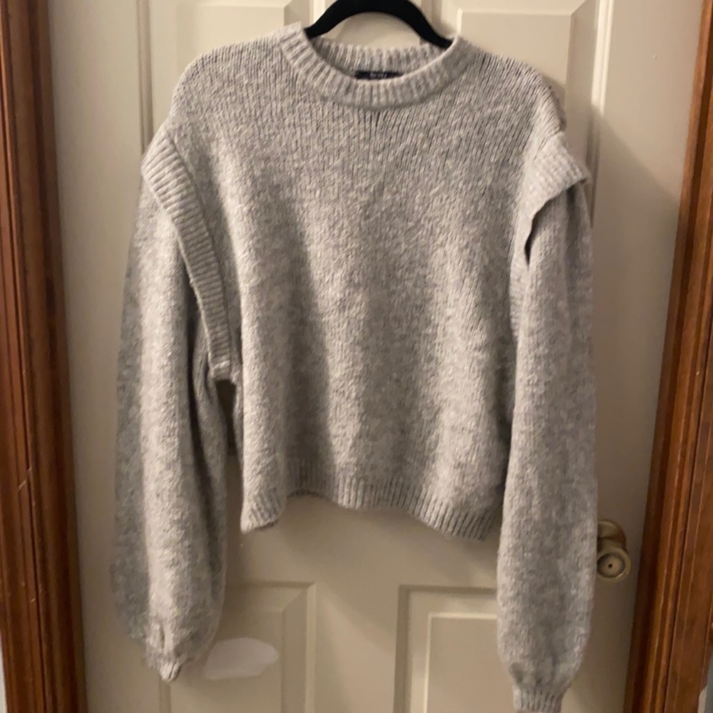 Bersaka sweater